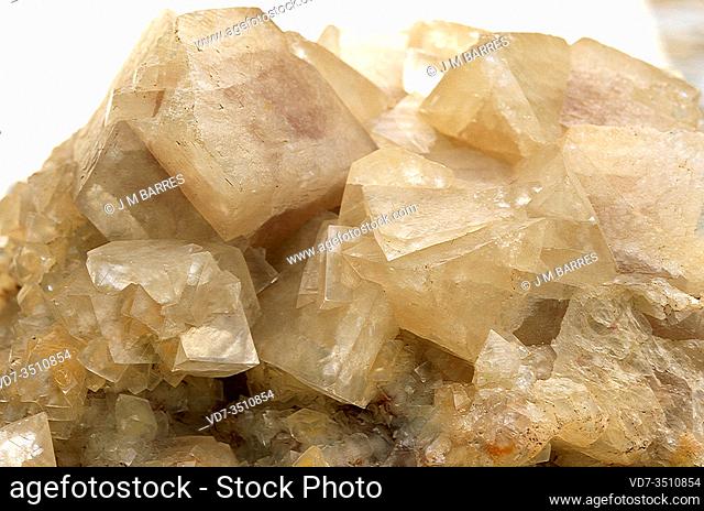 Smithsonite or zinc spar is a zinc carbonate mineral. Crystallized samole