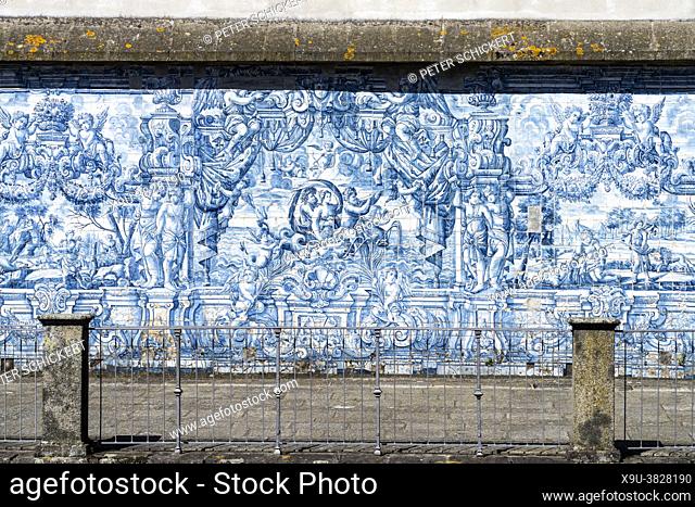 Wall with traditional blue Clay Tiles Azulejos, Porto Cathedral Sé do Porto, Porto, Portugal, Europe