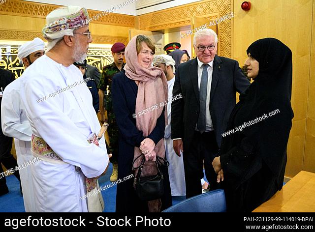 29 November 2023, Oman, Maskat: Federal President Frank-Walter Steinmeier and his wife Elke Büdenbender are given a tour of the Sultan Qabus Grand Mosque and...