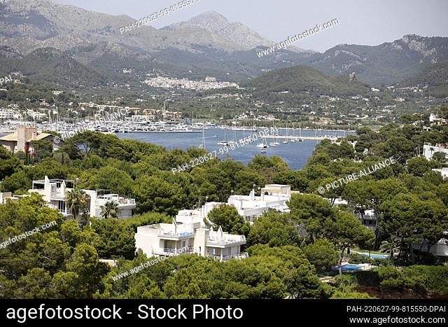 17 June 2022, Spain, Port Andratx: General view of the luxury apartment buildings on the coast of Port Andratx. Foreigners already buy more than half of the...