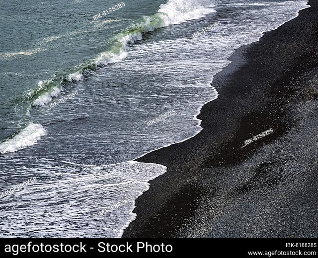 Waves rolling on black lava beach Reynisfjara, view from above, Vík í Mýrdal, Suðurland, Sudurland, South Iceland, Iceland, Europe