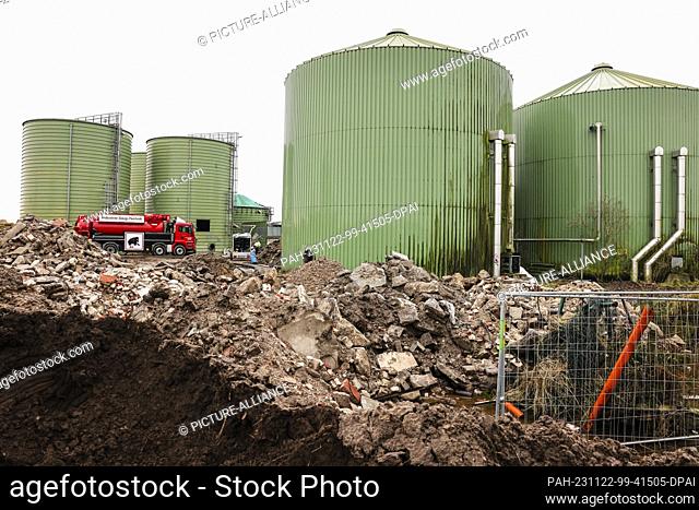 22 November 2023, Lower Saxony, Heide: A disused biogas plant stands on a construction site in the Dithmarschen district