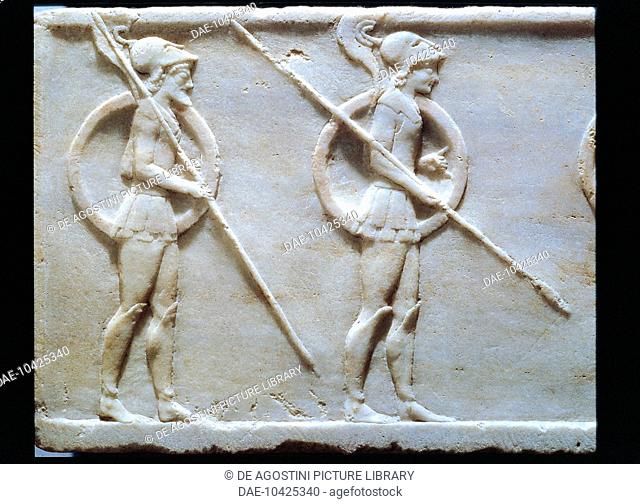 Attic relief with two hoplites, 490 BC. Greek civilisation, 5th century BC.  Athens, Ethnikó Arheologikó Moussío (National Archaeological Museum)