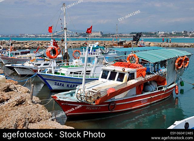 side, türkei, lykien, türkische riviera, hafen, fischerhafen, fischerboot, fischerboote, boot, boote, mittelmeer, meer, süden