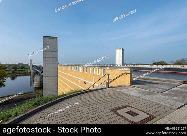 Germany, Saxony-Anhalt, Magdeburg, waterway intersection