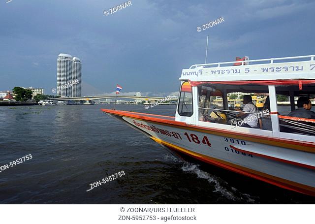 Ein Wassertaxi Boat auf dem Nam Chao Phraya River in der Stadt Bangkok in Thailand in Suedostasien