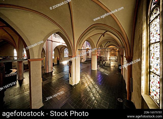 St. Maria in Lyskirchen, grosse romanische Kirche in der Altstadt, Koeln, Rheinland, Nordrhein-Westfalen, Deutschland, Europa