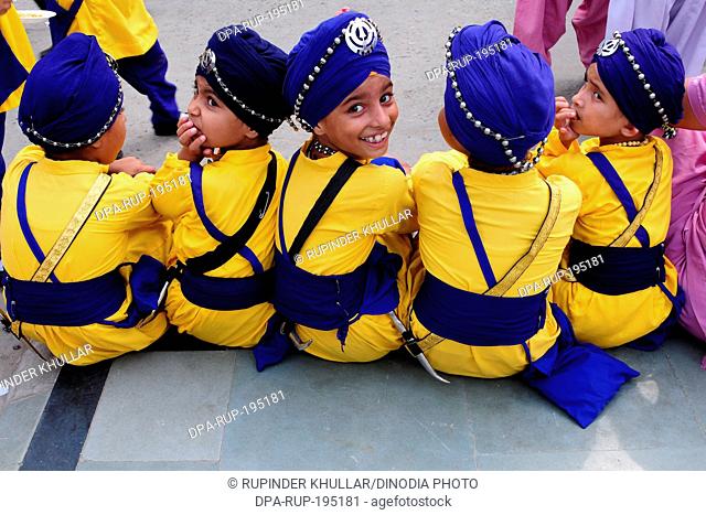Sikh children, golden temple, amritsar, punjab, india, asia