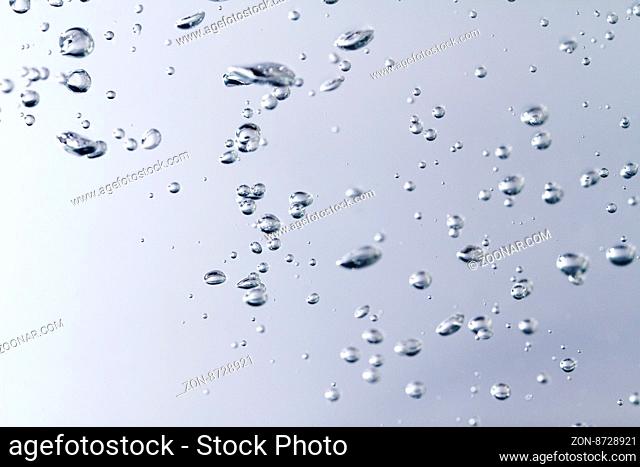 Photo of air bubbles in the water