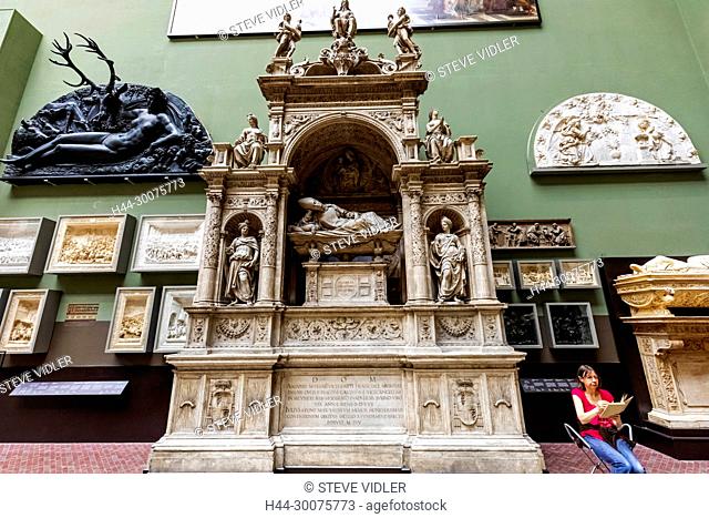 Victoria albert museum london statues hi-res stock photography and images -  Alamy