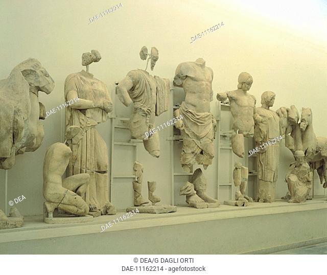 Cycle of the battle between the lapiths and the centaurs at the wedding feast of Pirithous, ca 460 BC, statues from the pediment of the Temple of Zeus in...