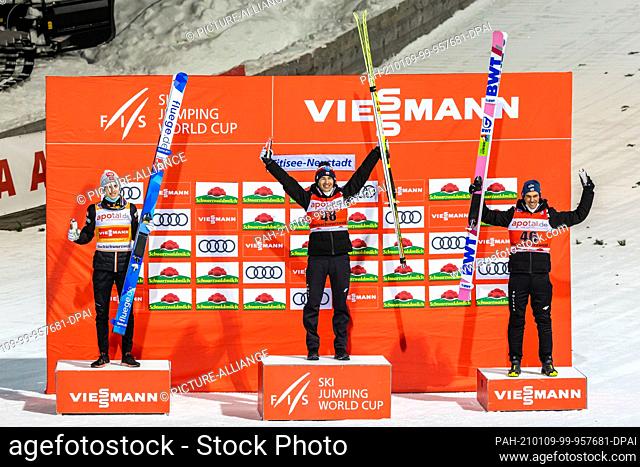 09 January 2021, Baden-Wuerttemberg, Titisee-Neustadt: Nordic skiing/ski jumping, World Cup, large hill, men, award ceremony: Norway's Halvor Egner Granerud...