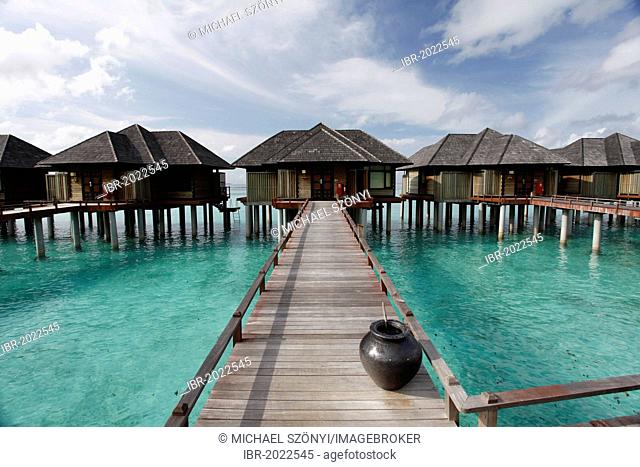 Water Villas on a pier, Hilton Iru Fushi Resort & Spa, Noonu Atoll, Maldives, Indian Ocean