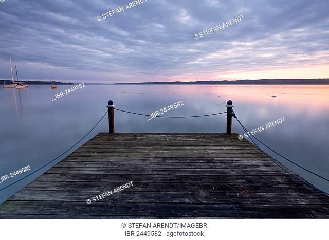 Early morning mood in autumn on Lake Starnberg, Bavaria, Germany, Europe, PublicGround