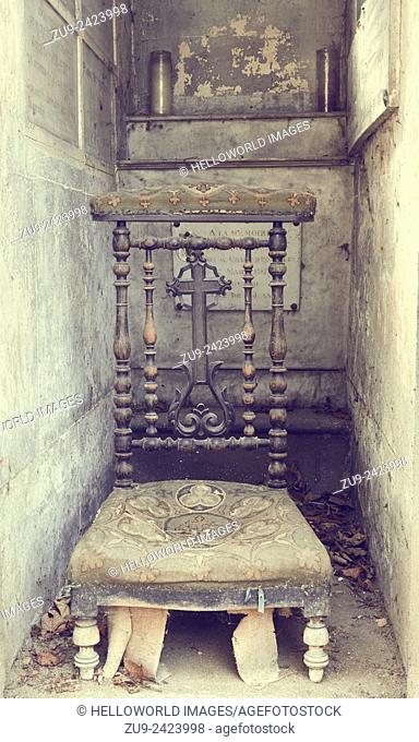 Interior of an old tomb, Pere Lachaise Cemetery, Paris, France, Europe