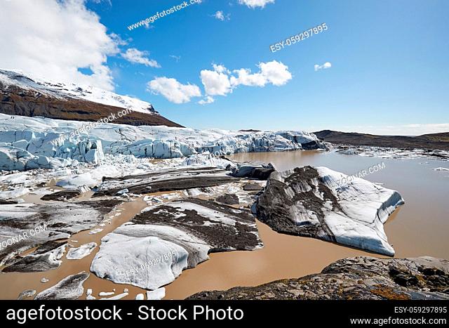 Glacier Svinafellsjokul in Southern Iceland