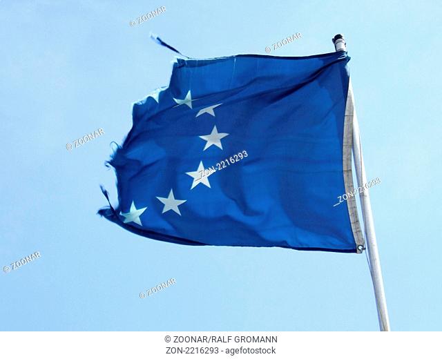 Zerrissene Europaflagge