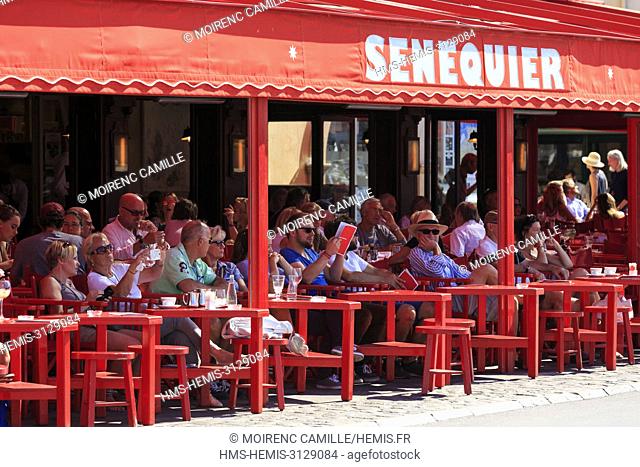 France, Var, Saint Tropez, quai Jean Jaures, coffee Senequier
