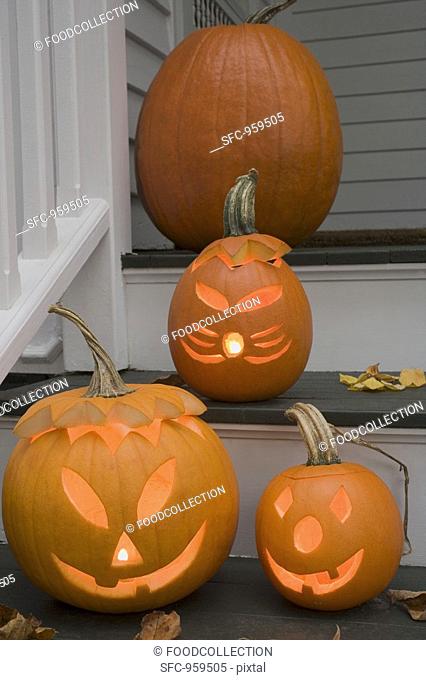 Pumpkin decorations for Halloween on stairs