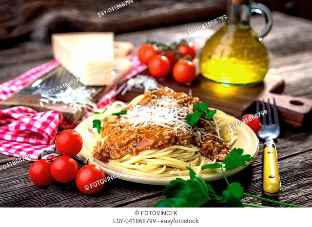 Spaghetti with bolognese sauce and parmesan