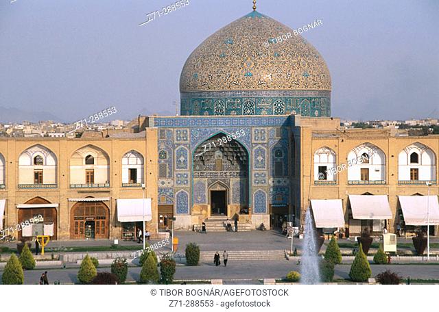 Sheykh Lotfollah Mosque. Emam Khomeini Square. Esfahan. Iran