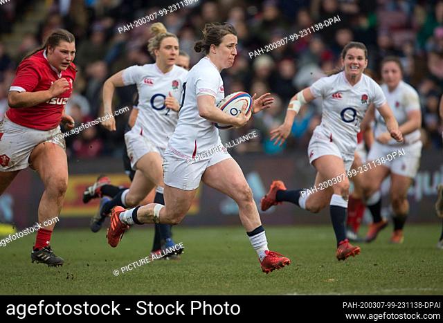 07 March 2020, Great Britain, London: Katy Daley-Mclean (England, 10) on the way to the trial for England. Fourth matchday of the Women's Six Nations 2020 Rugby...