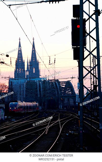 Hohenzollernbrücke und Kölner Dom, Köln, Nordrhein-Westfalen, Deutschland