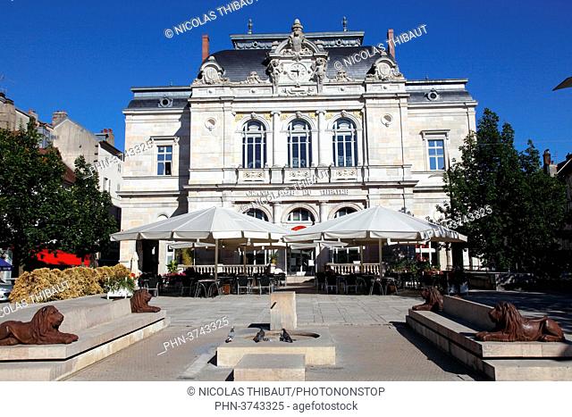 France, Franche Comte, department of Jura (39), Lons-le-Saunier, liberty square and theater