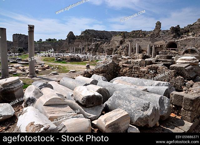 side, türkei, türkische riviera, amphitheater, theater, antik, antike, historisch, ruine, ruinen, archäologie, römer, römisch, säule, säulen