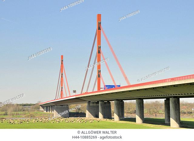Rheinbrücke der Autobahn A42, Emscherschnellweg zwischen Duisburg und Moers, Nordrhein-Westfalen, Deutschland, Europa
