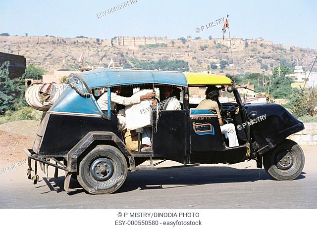 Taxi , Gwalior , Madhya Pradesh , India