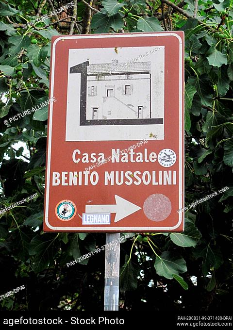 29 August 2020, Italy, Predappio: Guide in Predappio in Emilia-Romagna to the birthplace of Benito Mussolini. The Italian dictator was born here in 1883