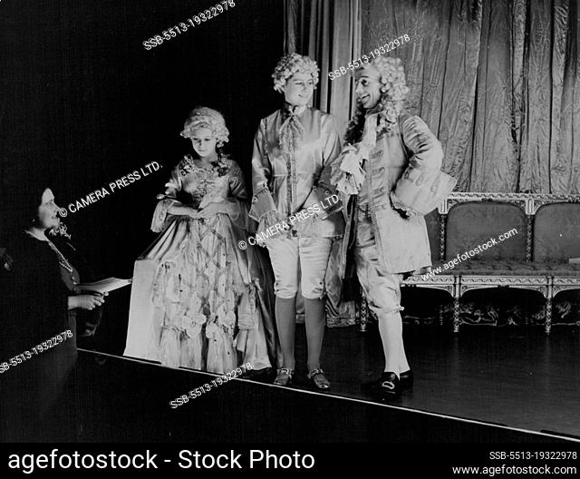 Pantomime at Windsor Dec. 21st. 1941. Queen Elizabeth & Princess Margaret with Mr. Tanner. June 16, 1953. (Photo by Camera Press Ltd.)