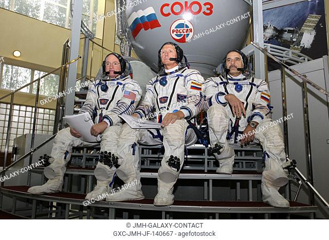 At the Gagarin Cosmonaut Training Center in Star City, Russia, Expedition 4142 backup crew members Scott Kelly (left) of NASA