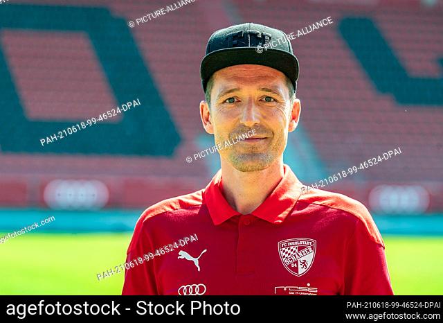 18 June 2021, Bavaria, Ingolstadt: Roberto Pätzold, the new coach at FC Ingolstadt, stands in the football club's stadium. Photo: Armin Weigel/dpa