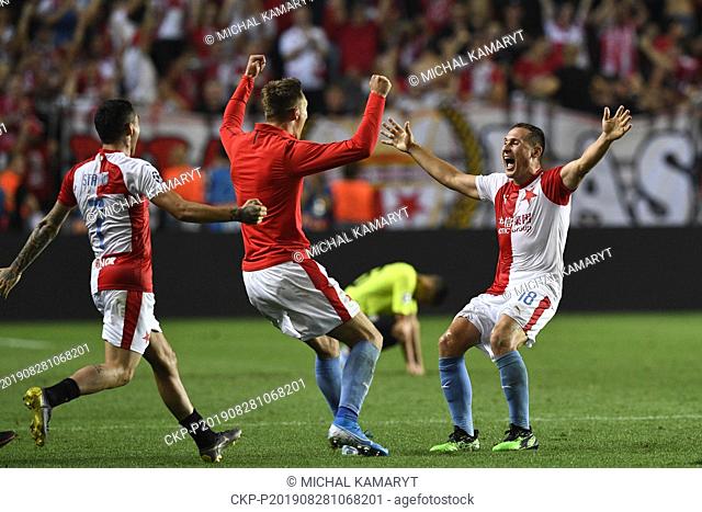 Slavia Prague defeated Cluj 1-0 in football return match of Champions League 4th qualifying round and advanced to the group stage