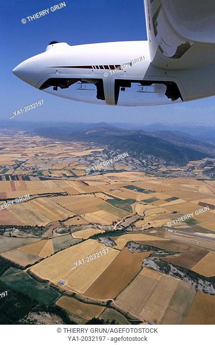 Glider plane Twin Astir in aerobatic flight near Santa Cilia de Jaca, Aragon, Spain