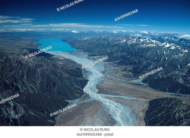 New Zealand - South Island - Aorangi - Lake Pukaki - Burnett mountains left side - Ben Ohau range right side