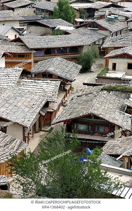 View of the Old City, Old Town, Park Guishan, Zhongdian Shangri-La Valley Valley, Shangri-La Zhongdian, Yunnan, China