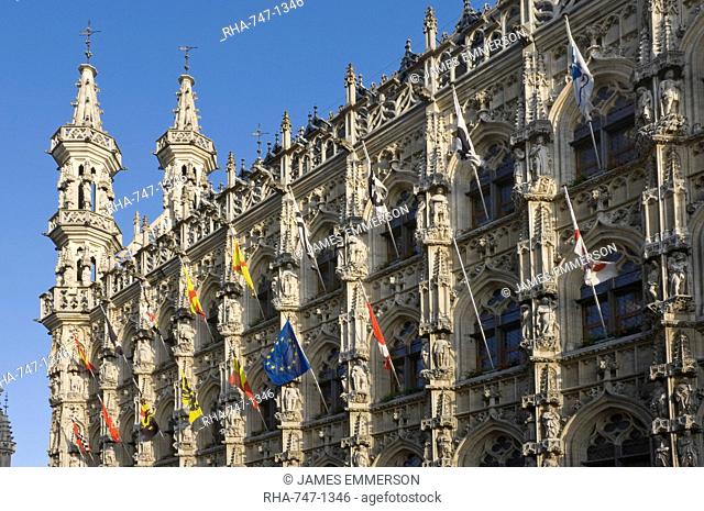 A detail of the stonework carving on the 15th century late Gothic Town Hall, Grote Markt, Leuven, Belgium, Europe