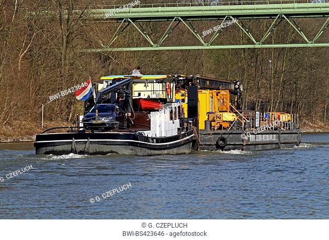 barge on waterway Rhein-Herne-Kanal, Germany, North Rhine-Westphalia, Ruhr Area, Bottrop