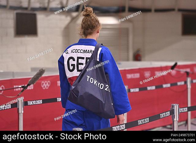 Giovanna SCOCCIMARRO (GER) after defeat in the last sixteen versus Chizuru ARAI (JPN). walks out of the hall, disappointment, frustrated, disappointed