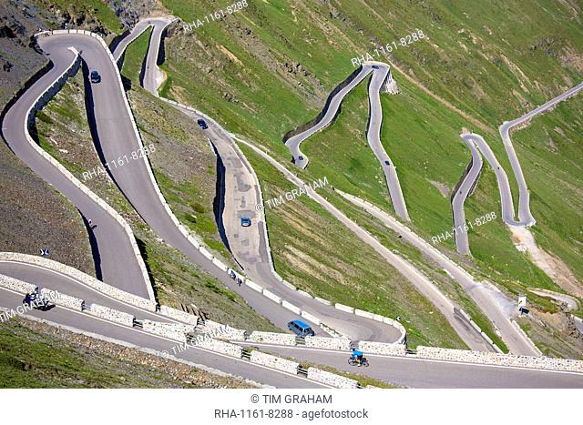 Cars on The Stelvio Pass (Passo dello Stelvio) (Stilfser Joch), on the route to Prato, in the Eastern Alps in Northern Italy, Europe