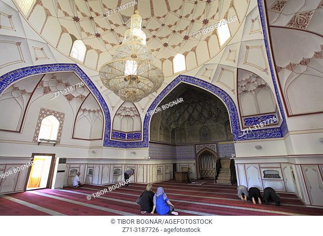 Uzbekistan; Bukhara; Bolo Hauz Mosque, interior,