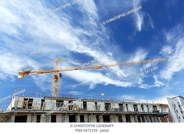 France, Seine-et-Marne. New town of Montevrain (Serris-Chessy-Marne la Vallee). Building under construction