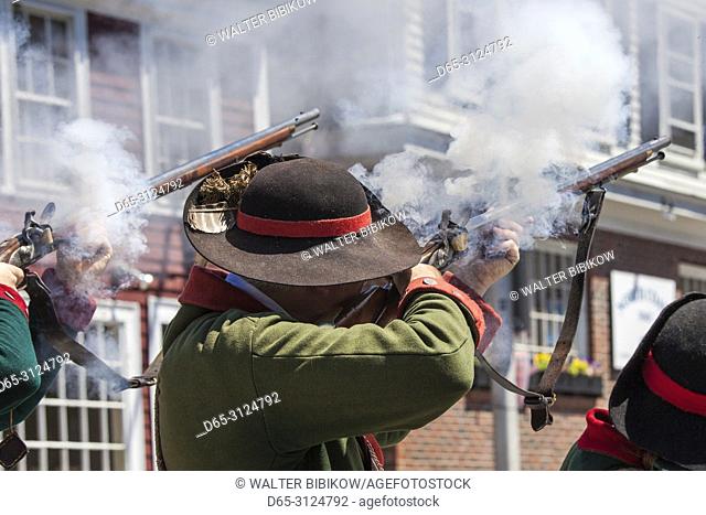 USA, New England, Massachusetts, Cape Ann, Manchester by the Sea, Fourth of July, Patriot re-enactors