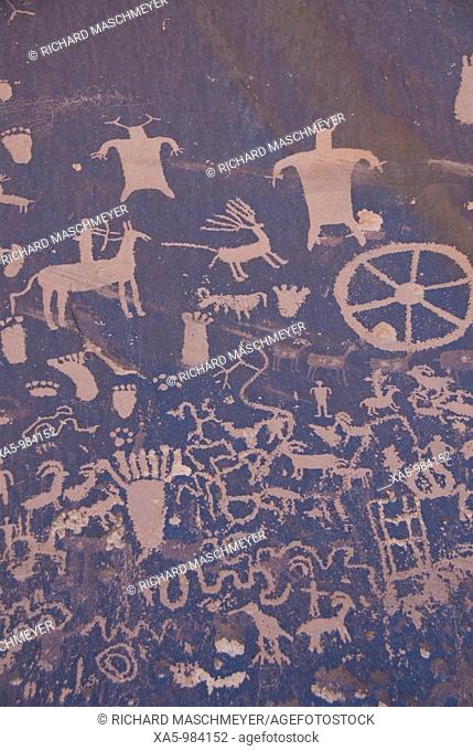 Indian petroglyphs, Newspaper Rock State Historical Monument, near Monticello, Utah, USA