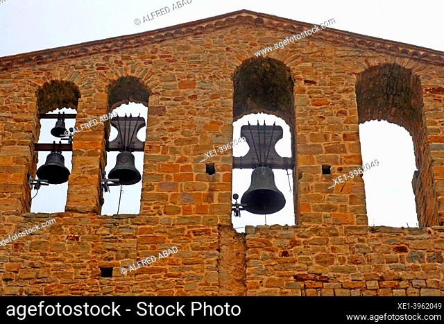 campanes de l'església de Sant Pere, Ullastret, Baix Empordà, Catalunya, Espanya