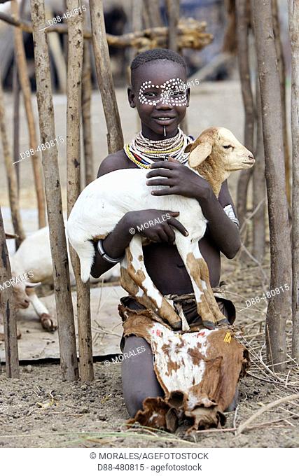 Girl. Karo ethnic group, lower Omo river basin, Gamo Gofa region, south west Ethiopia