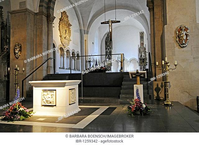 Altar, Stiftskirche St Bonifatius collegiate church, monastery, church, Freckenhorst, Warendorf, Muensterland region, North Rhine-Westphalia, Germany, Europe